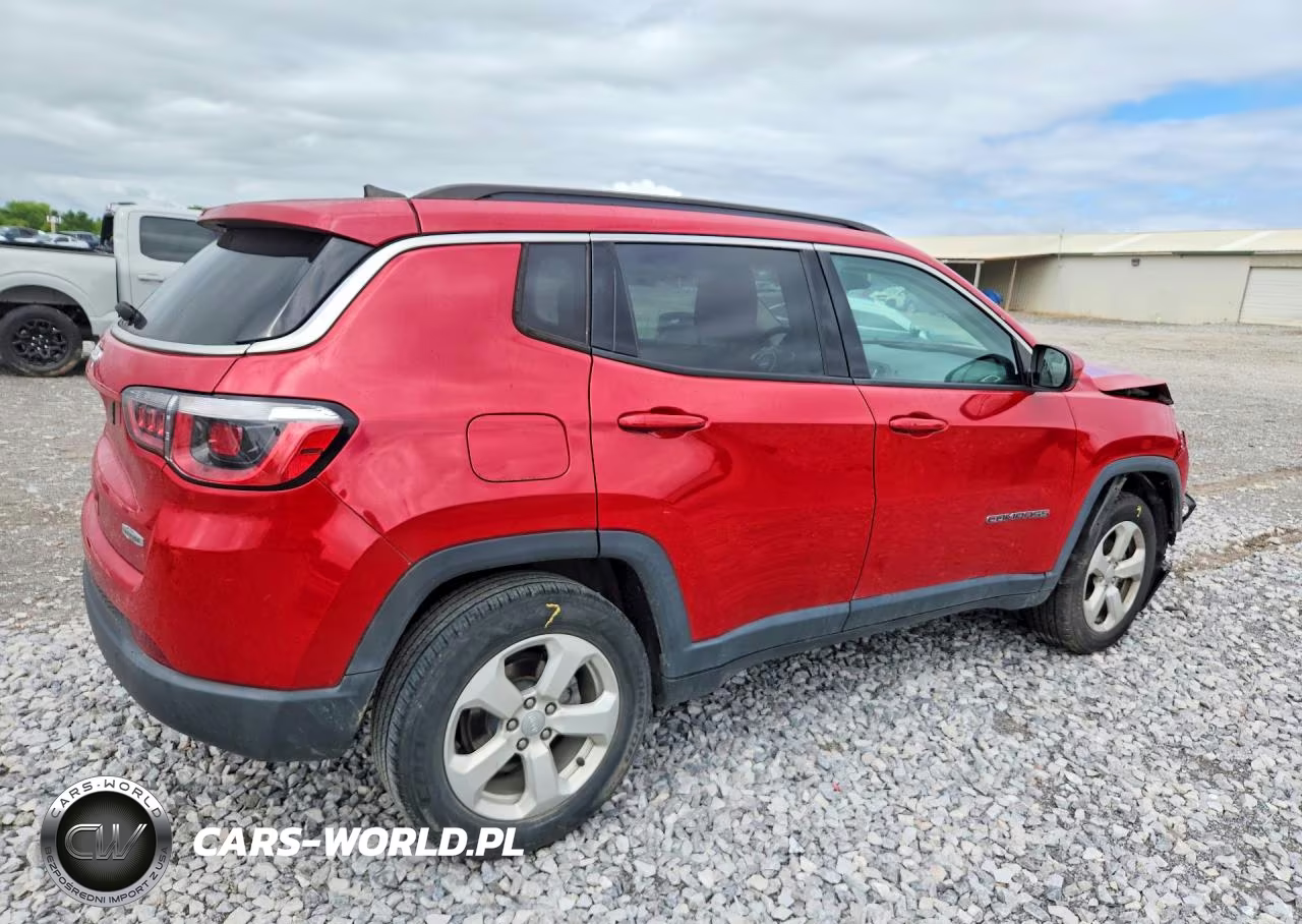 2019 Jeep Compass Latitude VIN:3C4NJDBB9KT741150 - 3