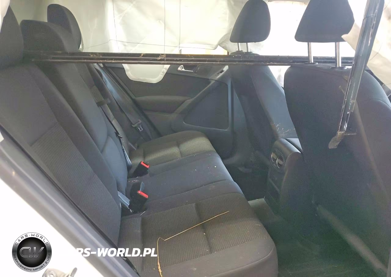 2017 Volkswagen Tiguan S VIN:WVGBV7AX3HK052684 - 11