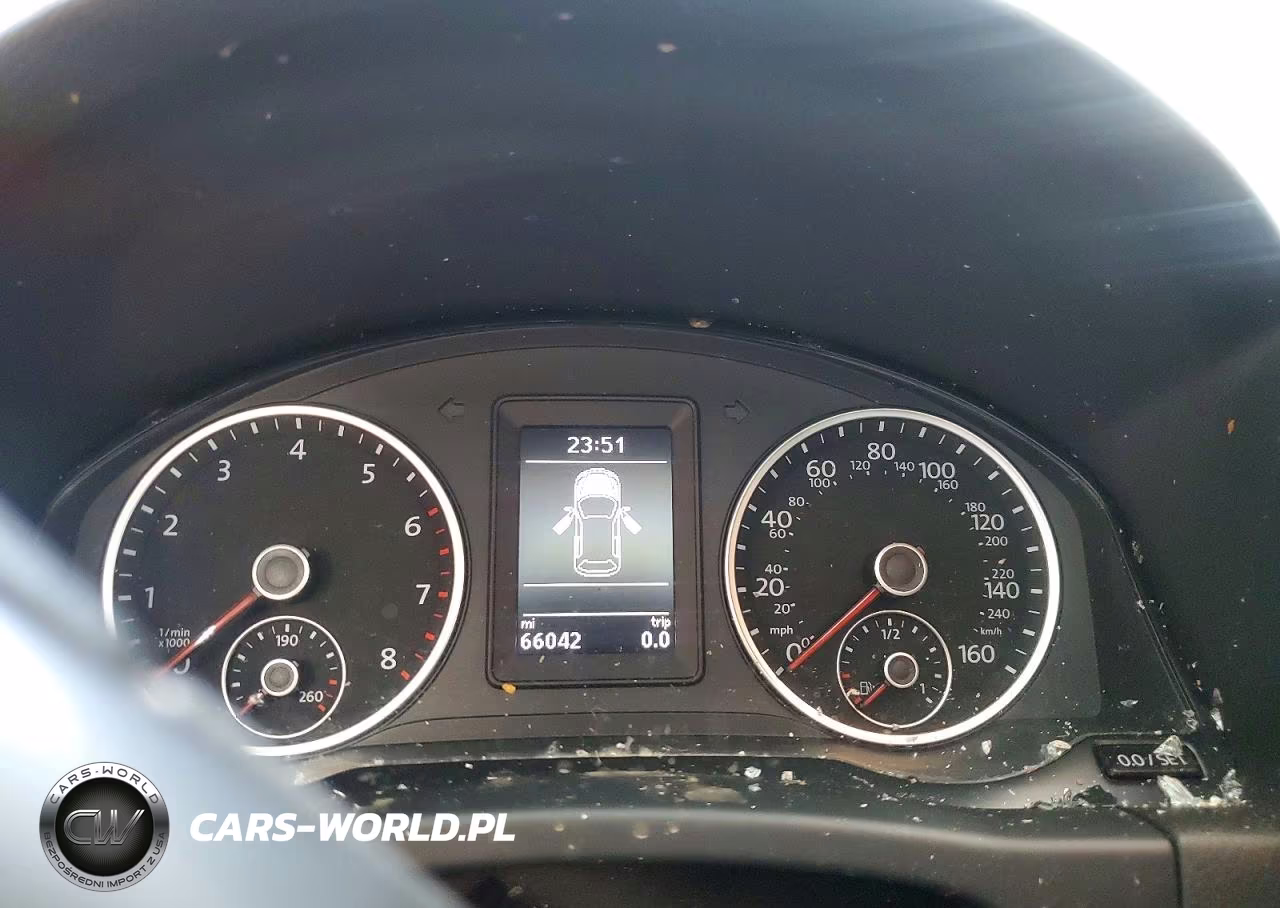 2017 Volkswagen Tiguan S VIN:WVGBV7AX3HK052684 - 9