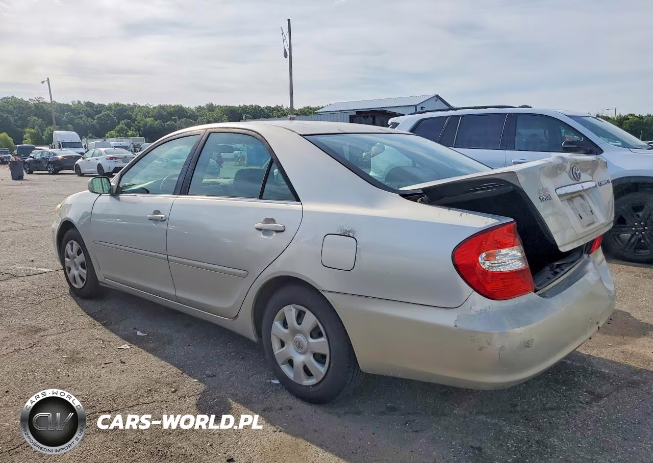 2002 Toyota Camry Le VIN:4T1BE32K82U562598 - 2