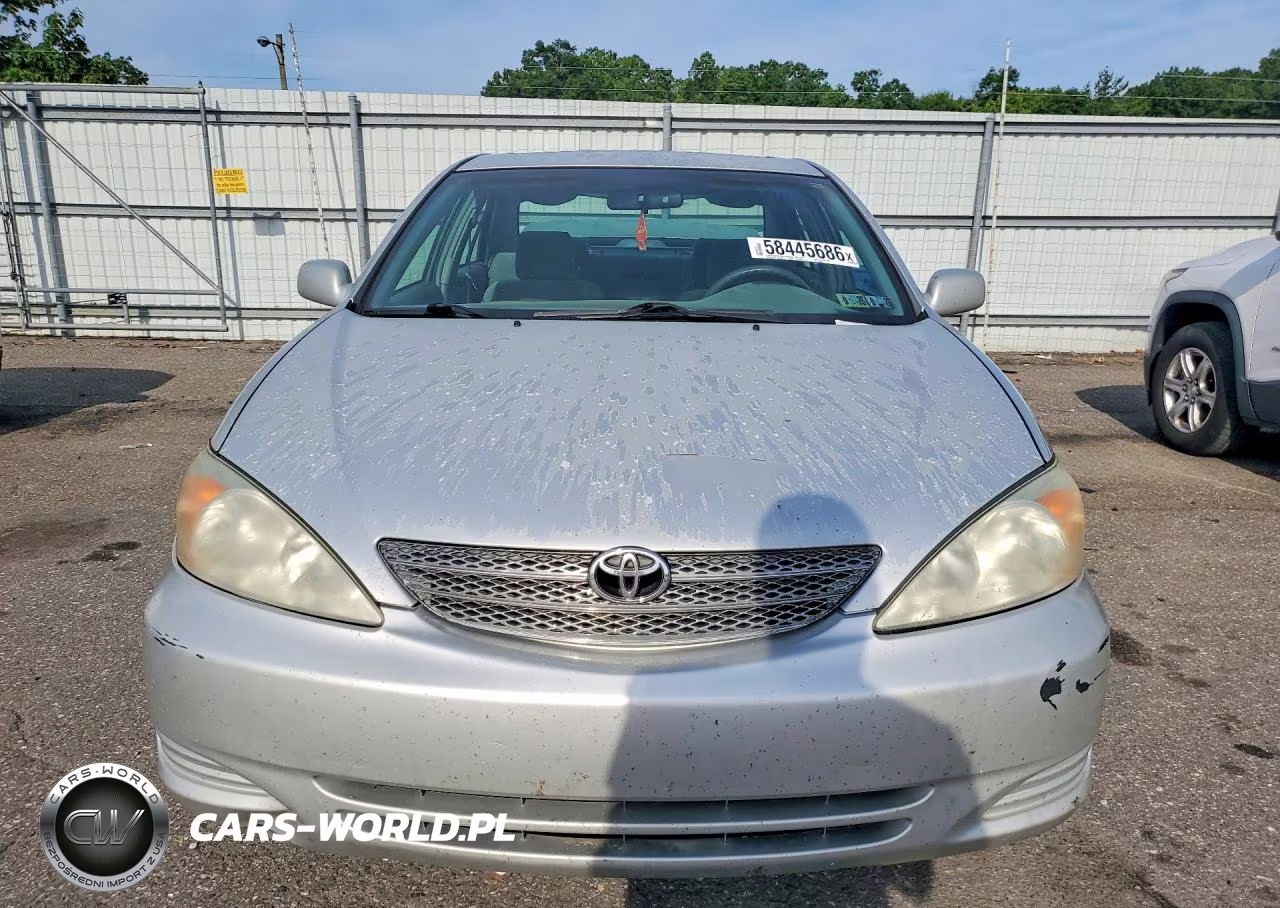 2002 Toyota Camry Le VIN:4T1BE32K82U562598 - 5