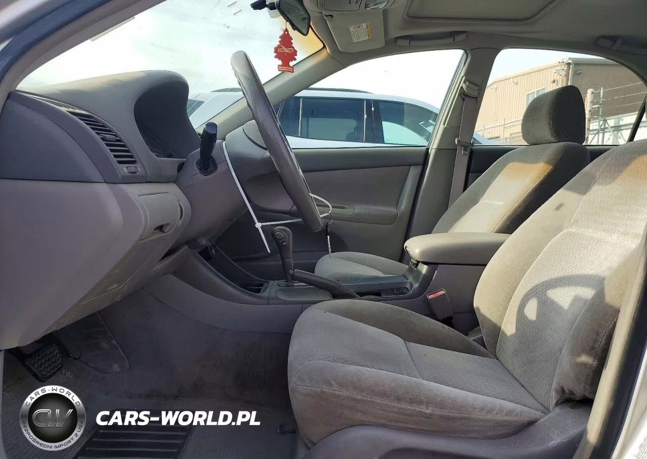 2002 Toyota Camry Le VIN:4T1BE32K82U562598 - 7