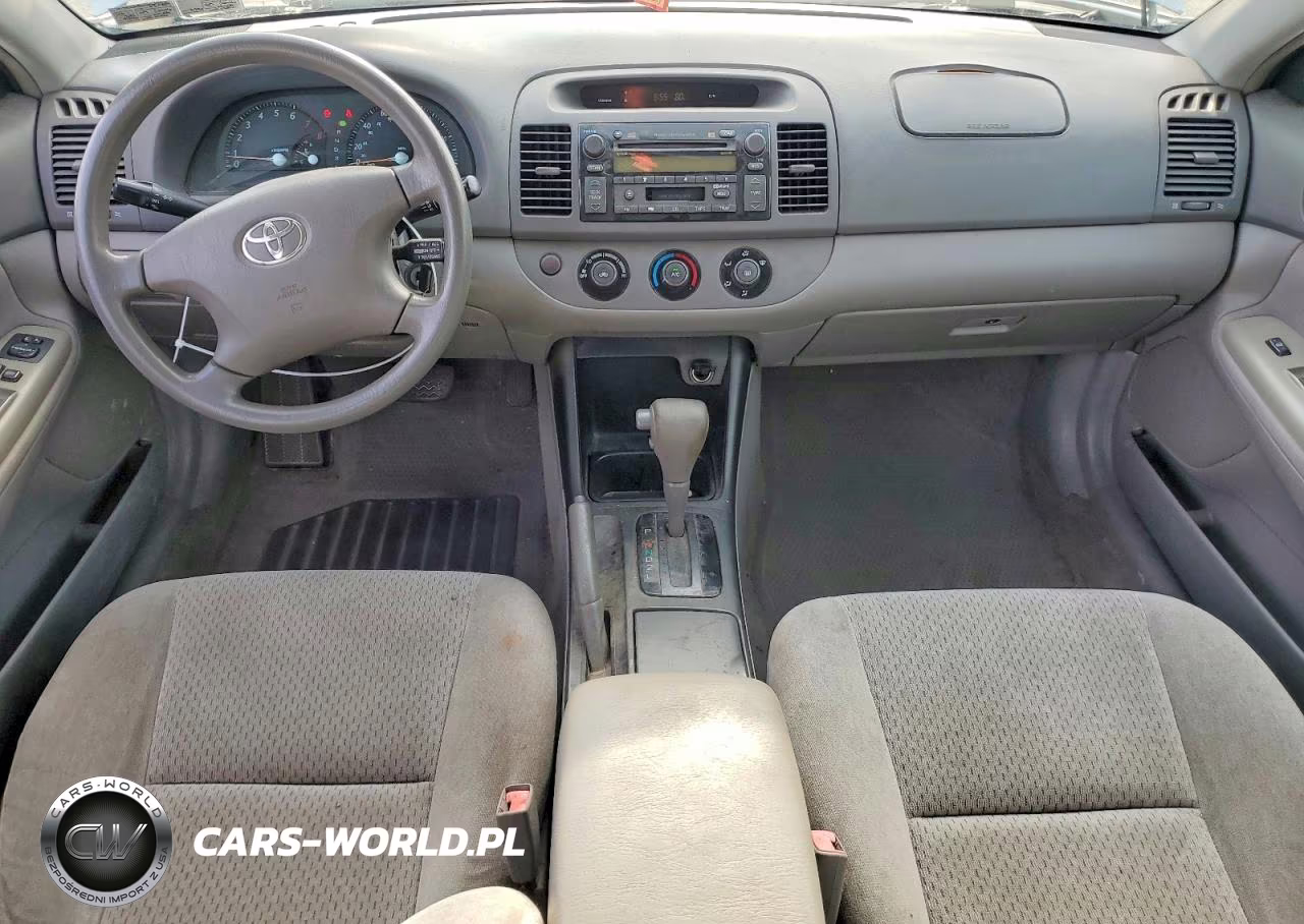 2002 Toyota Camry Le VIN:4T1BE32K82U562598 - 8