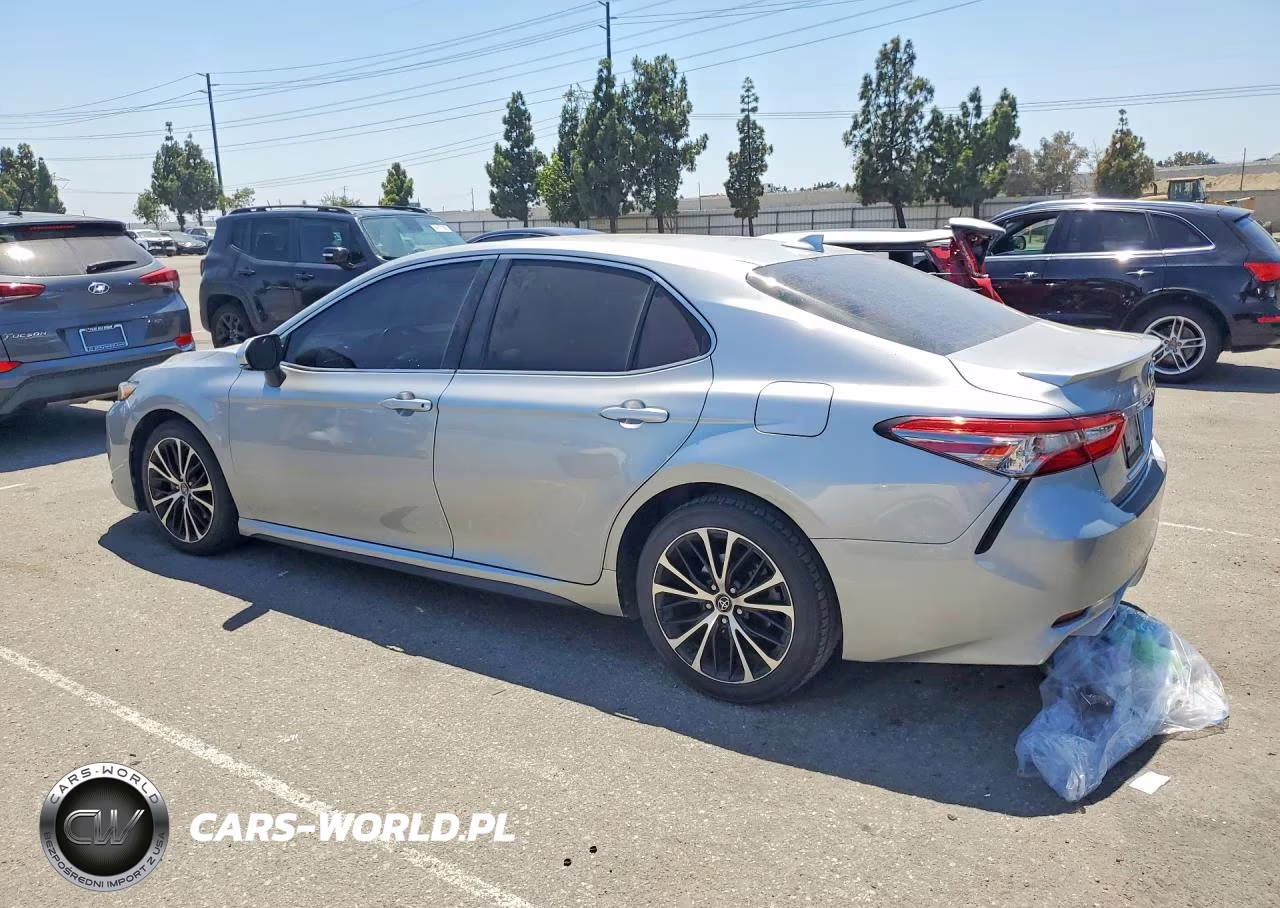 2019 Toyota Camry Le VIN:4T1B11HK3KU248719 - 2