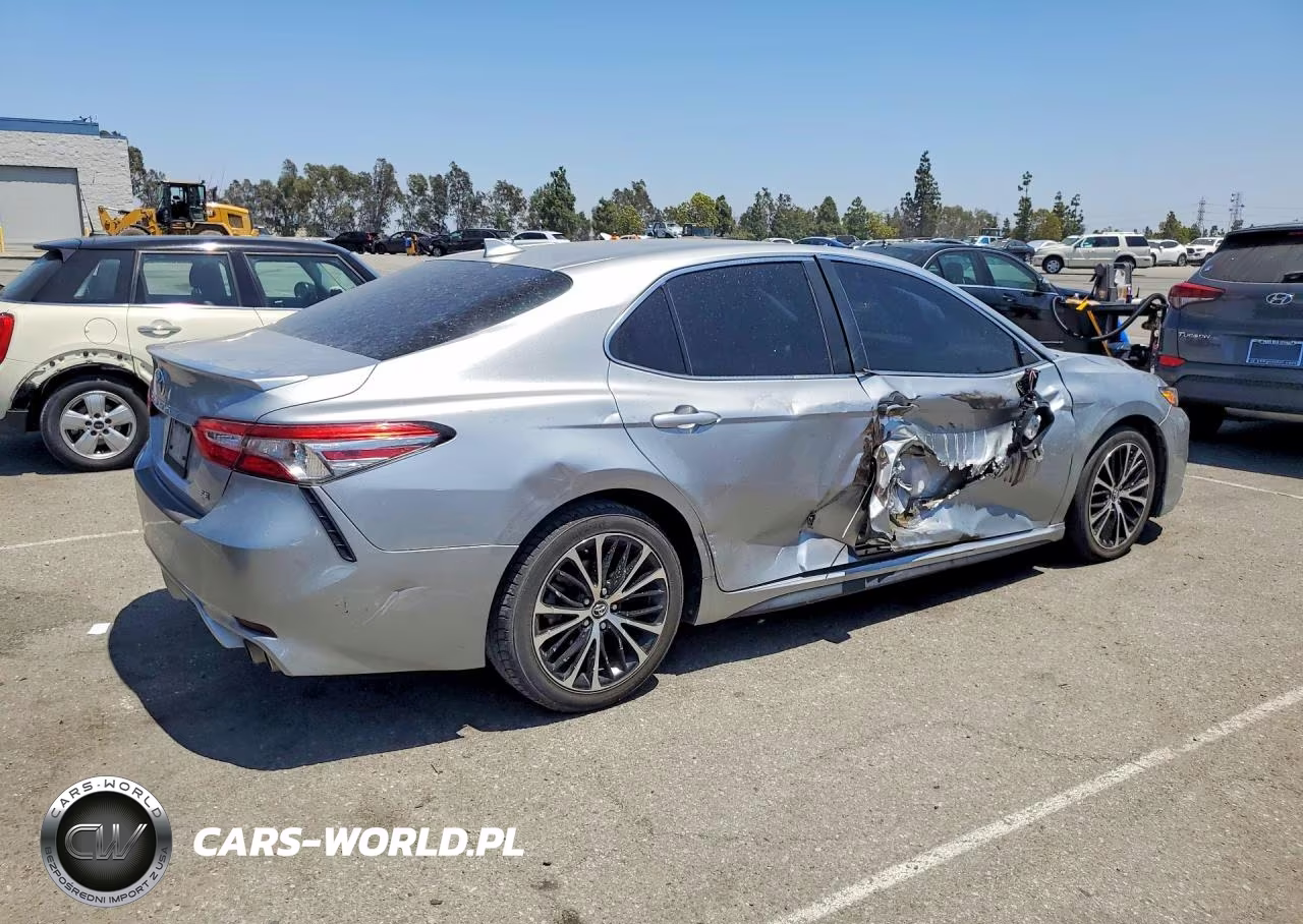 2019 Toyota Camry Le VIN:4T1B11HK3KU248719 - 3