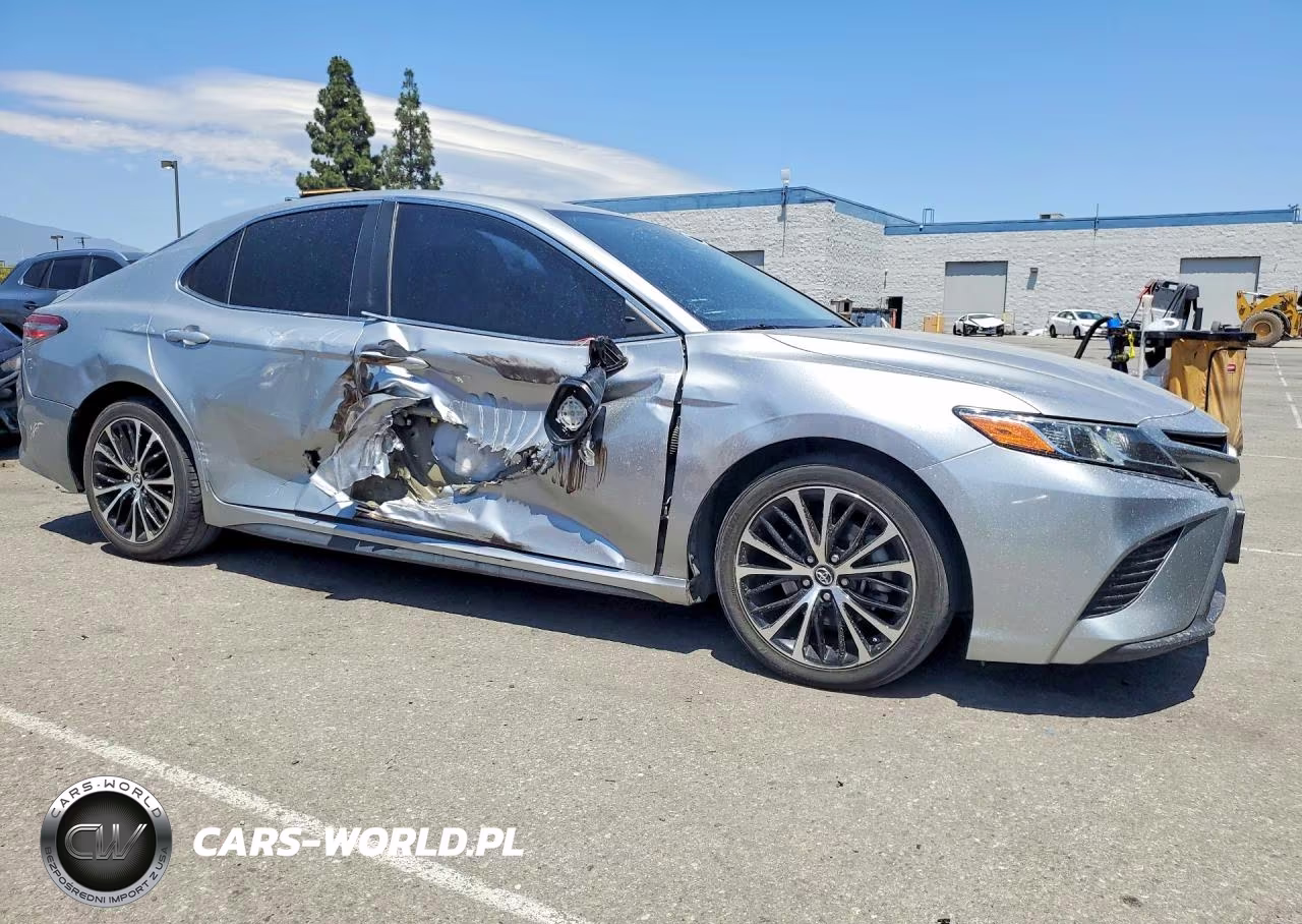2019 Toyota Camry Le VIN:4T1B11HK3KU248719 - 4