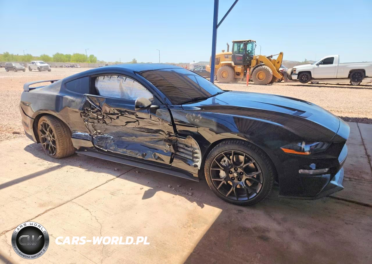 2018 Ford Mustang VIN:1FA6P8TH7J5180075 - 4