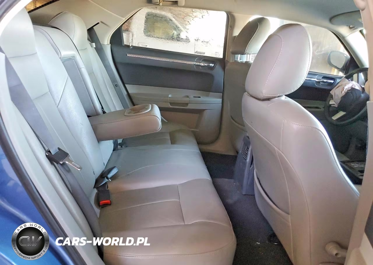 2007 Chrysler 300 Touring VIN:2C3KA53G47H715918 - 10