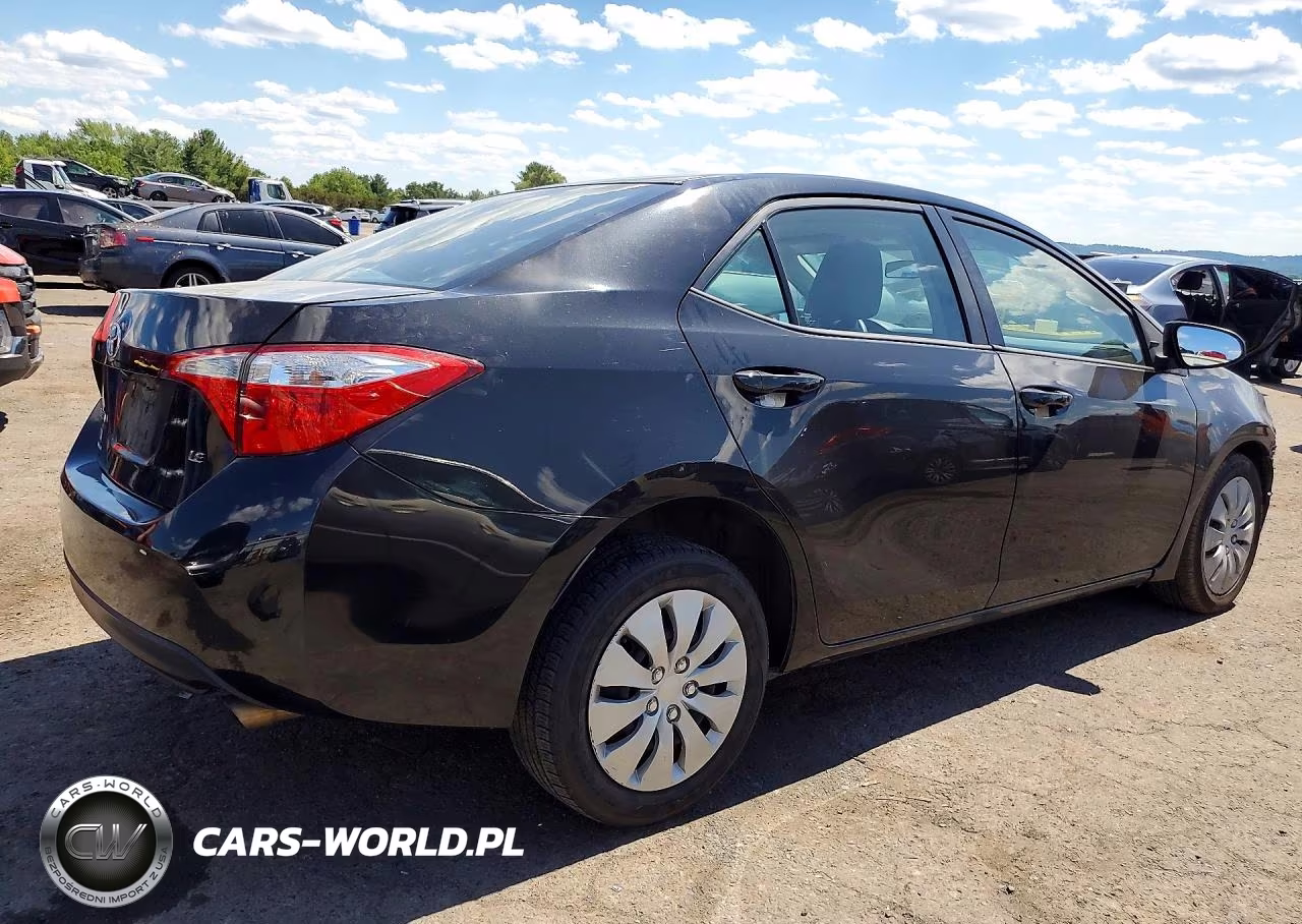2015 Toyota Corolla Le VIN:2T1BURHEXFC449878 - 3