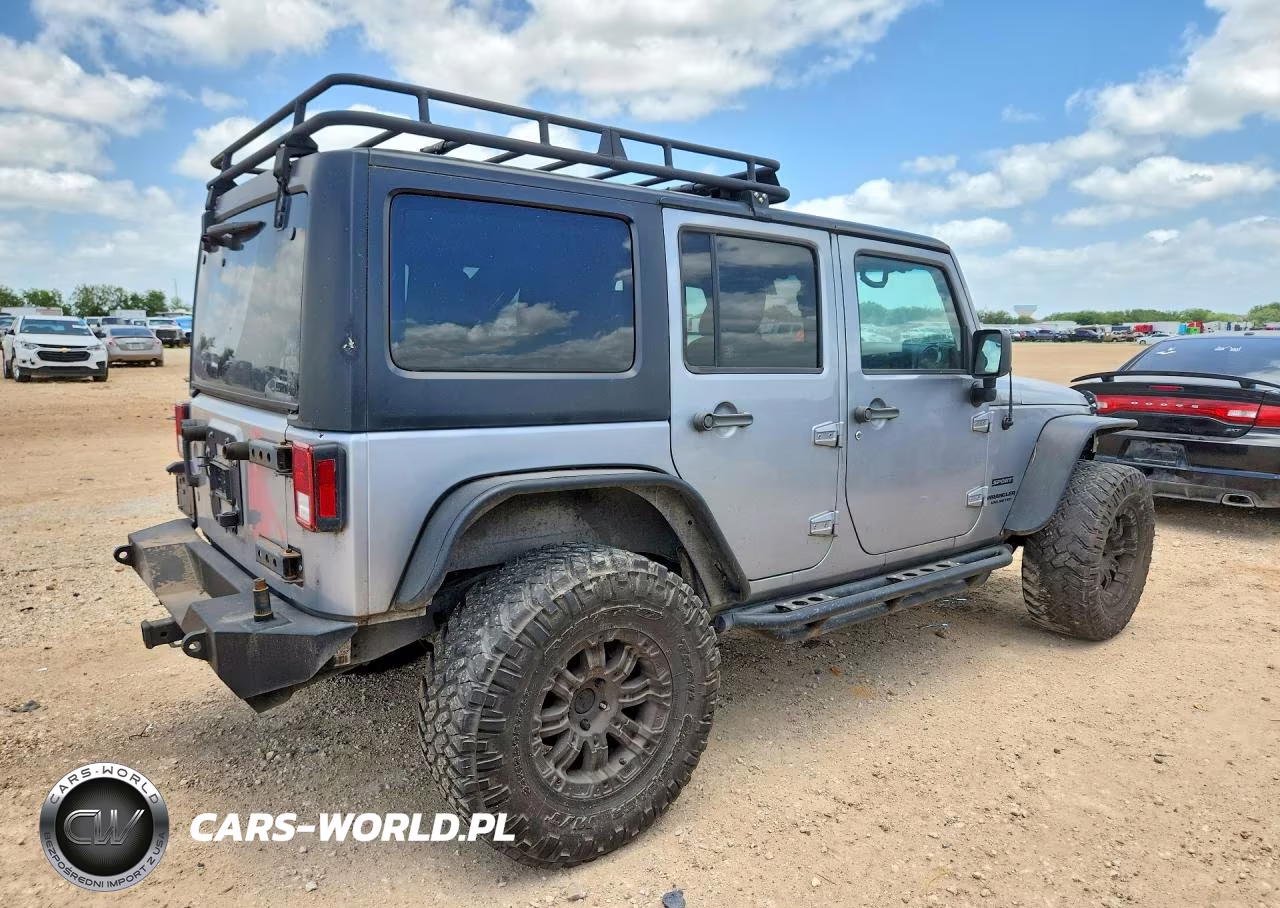 2015 Jeep Wrangler Unlimited Sport VIN:1C4BJWDG5FL751277 - 3