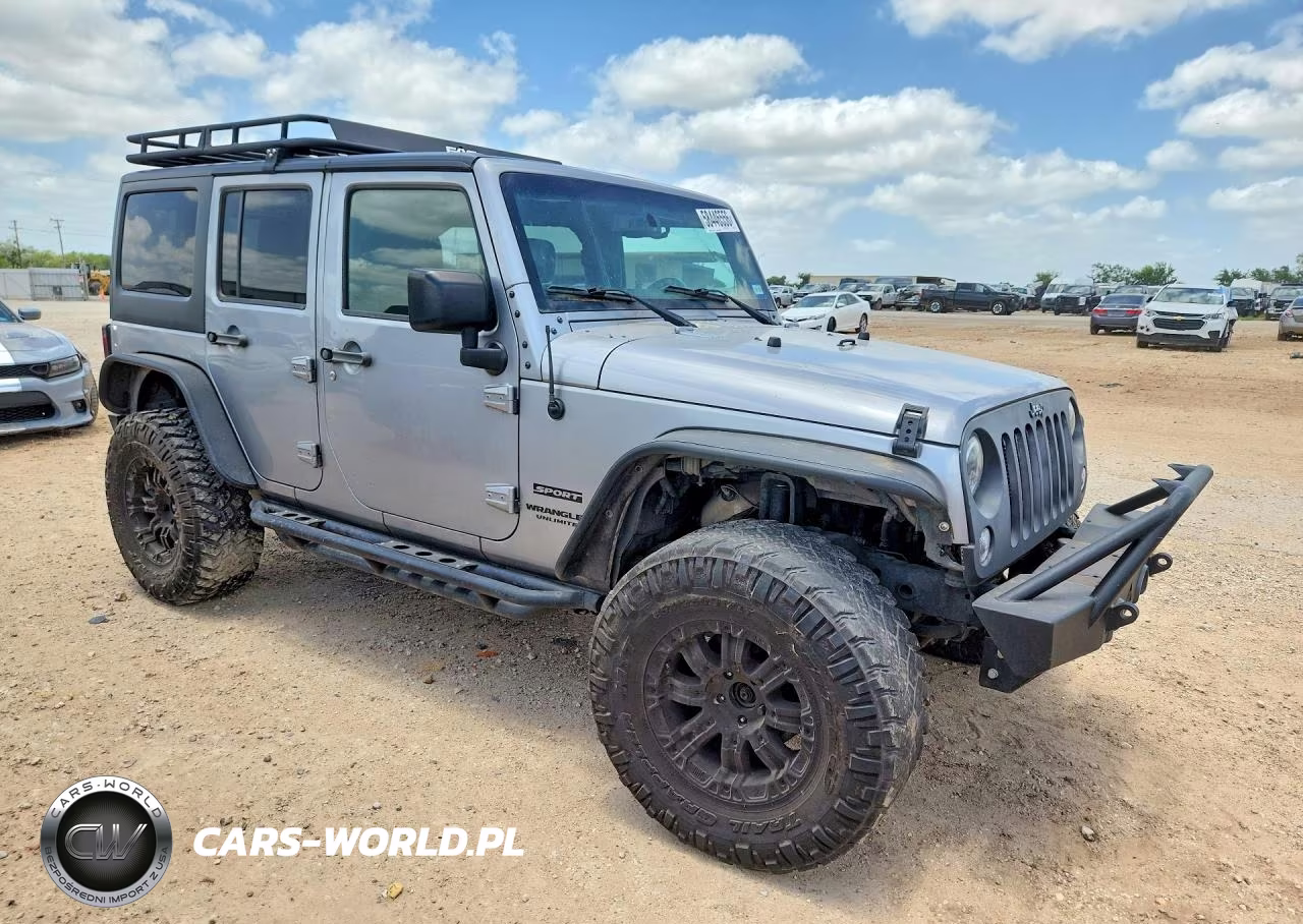 2015 Jeep Wrangler Unlimited Sport VIN:1C4BJWDG5FL751277 - 4