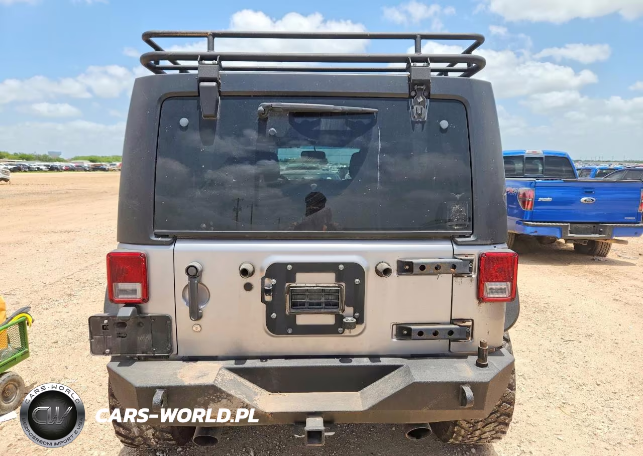 2015 Jeep Wrangler Unlimited Sport VIN:1C4BJWDG5FL751277 - 6