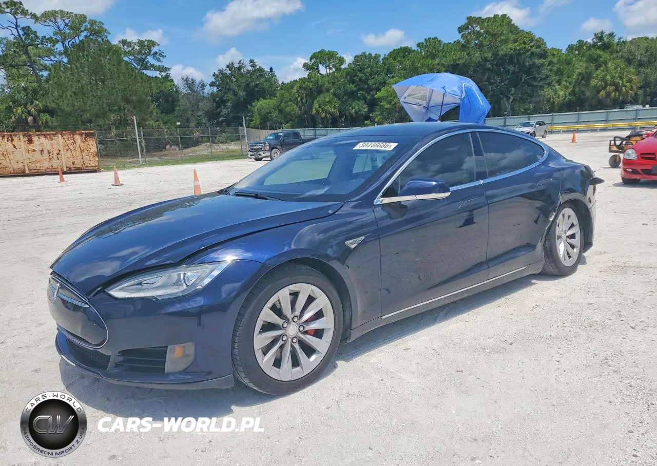 2013 Tesla Model S – zdjęcie 1 z 12