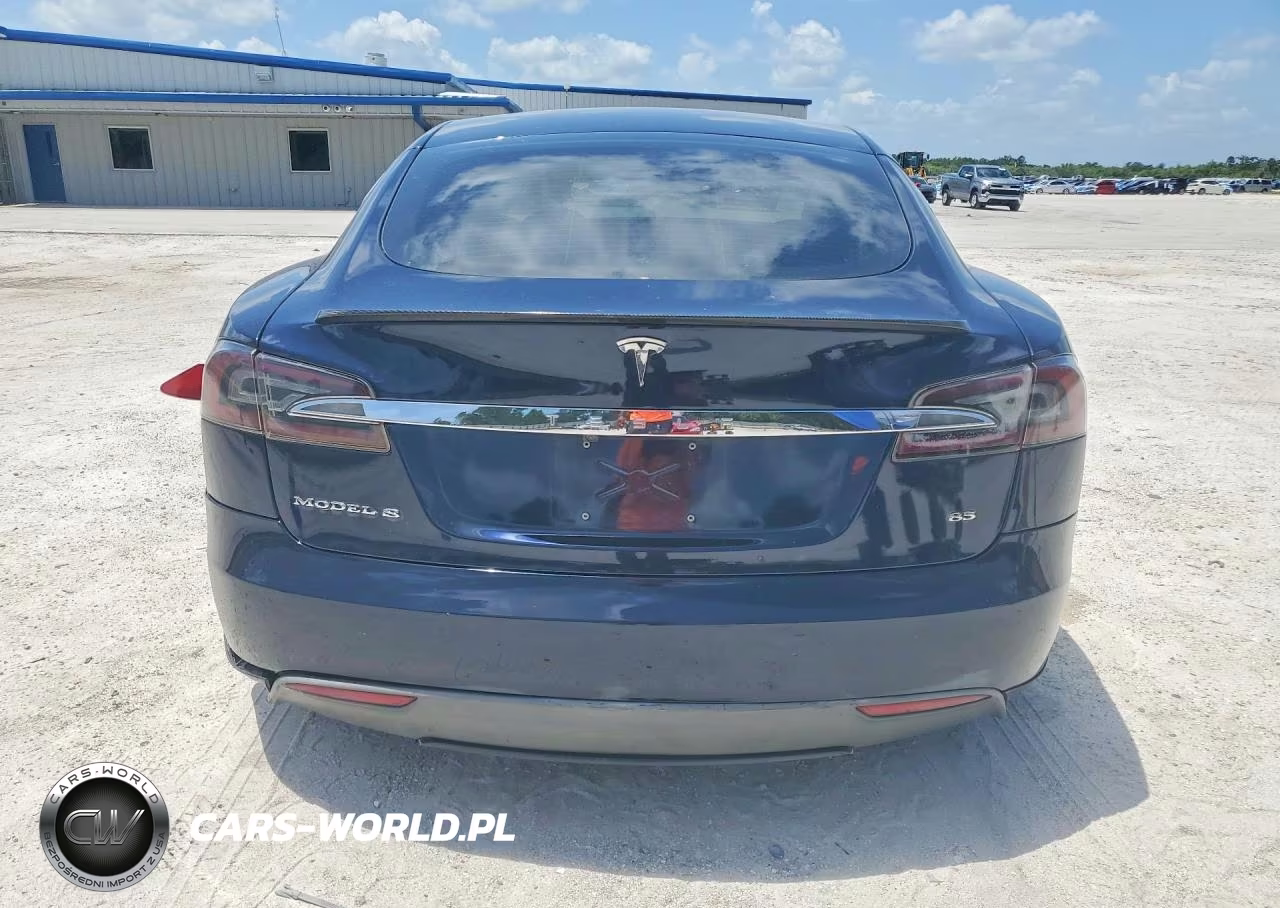 2013 Tesla Model S VIN:5YJSA1CG1DFP03621 - 6