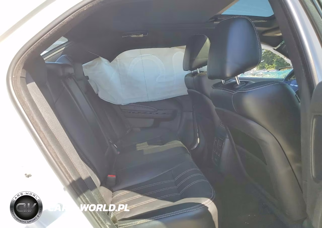 2016 Chrysler 300 S VIN:2C3CCAGG9GH235696 - 10
