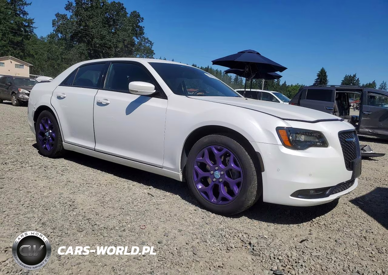2016 Chrysler 300 S VIN:2C3CCAGG9GH235696 - 4