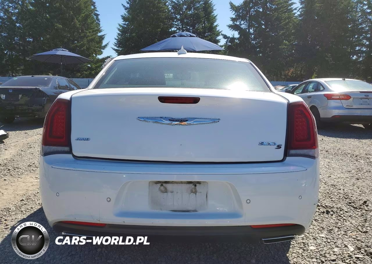 2016 Chrysler 300 S VIN:2C3CCAGG9GH235696 - 6