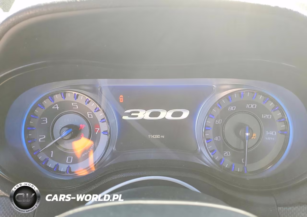 2016 Chrysler 300 S VIN:2C3CCAGG9GH235696 - 9