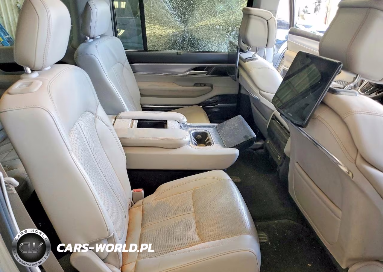 2022 Jeep Grand Wagoneer Series I VIN:1C4SJVEJ6NS140666 - 11