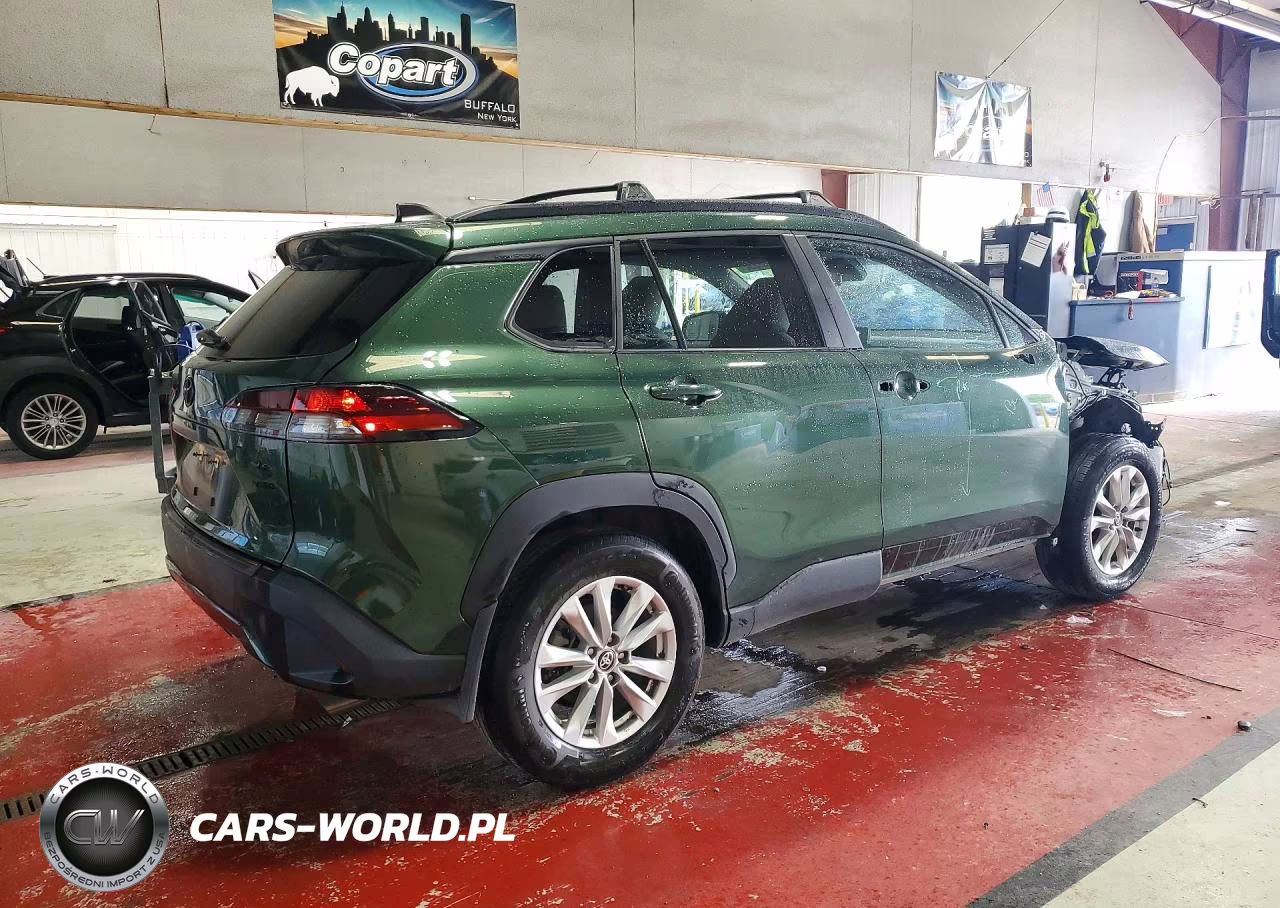 2026 Toyota Corolla Cross Le VIN:7MUCAABG6TV152382 - 3