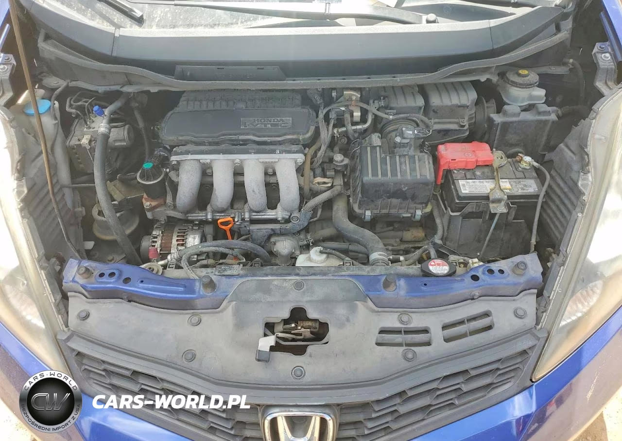 2013 Honda Fit Sport VIN:JHMGE8H57DC033076 - 11