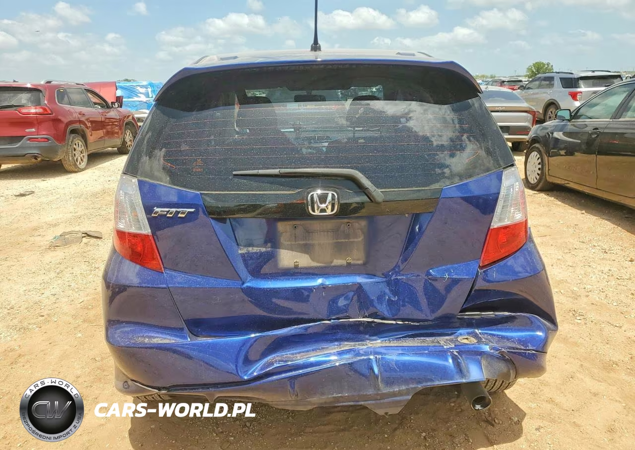 2013 Honda Fit Sport VIN:JHMGE8H57DC033076 - 6