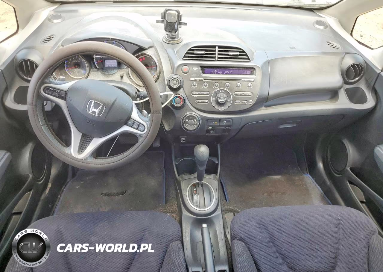 2013 Honda Fit Sport VIN:JHMGE8H57DC033076 - 8