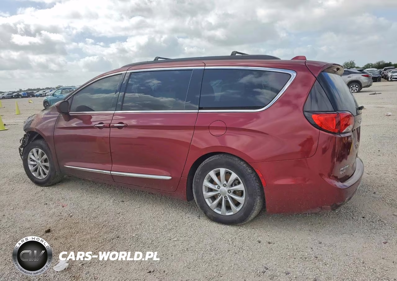 2017 Chrysler Pacifica Touring L VIN:2C4RC1BGXHR759495 - 2