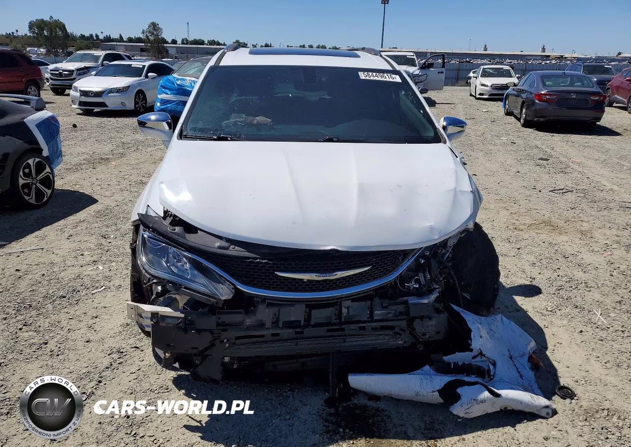 2018 Chrysler Pacifica Limited VIN:2C4RC1GG3JR352987 - 5