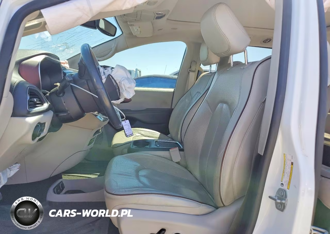 2018 Chrysler Pacifica Limited VIN:2C4RC1GG3JR352987 - 7