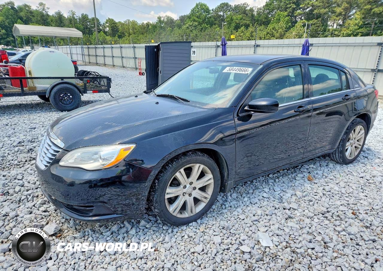 2013 Chrysler 200 Touring – zdjęcie 1 z 12