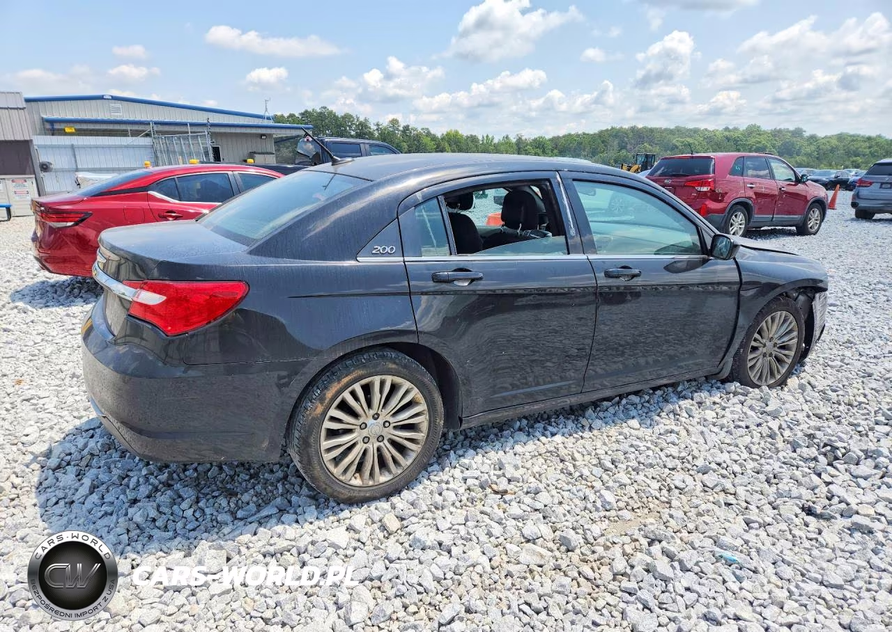 2013 Chrysler 200 Touring VIN:1C3CCBBB3DN743358 - 3