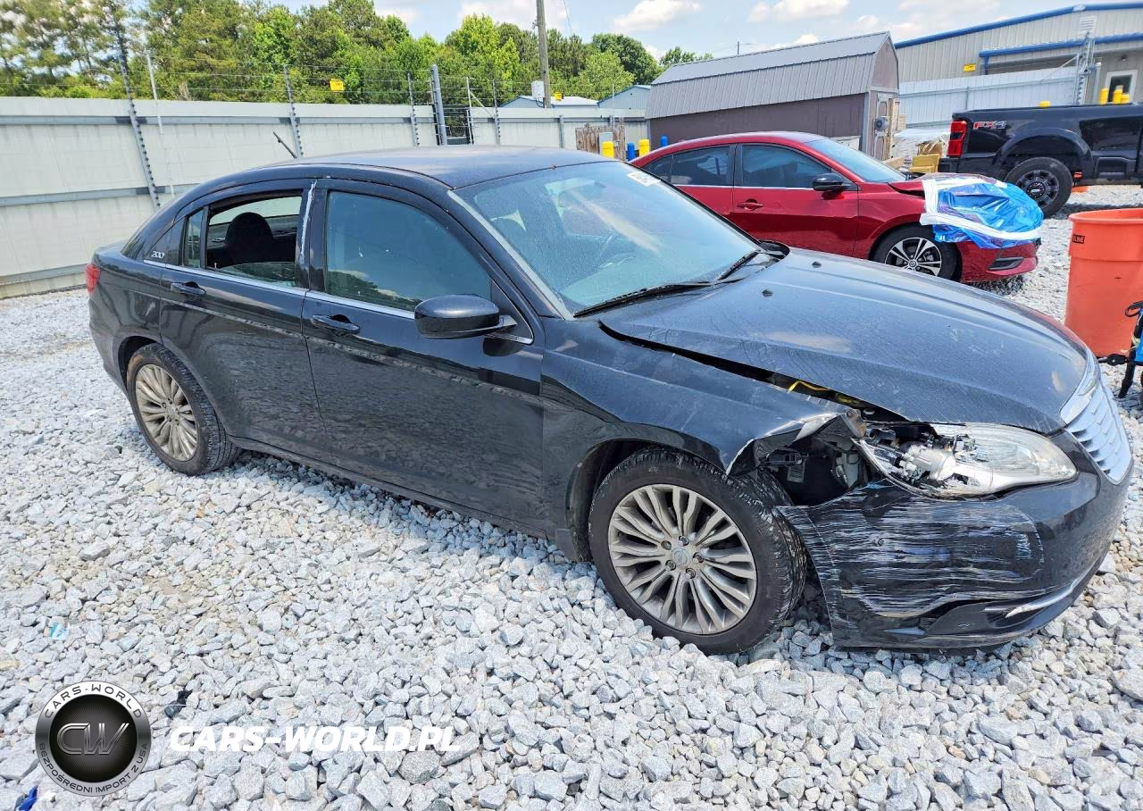 2013 Chrysler 200 Touring VIN:1C3CCBBB3DN743358 - 4