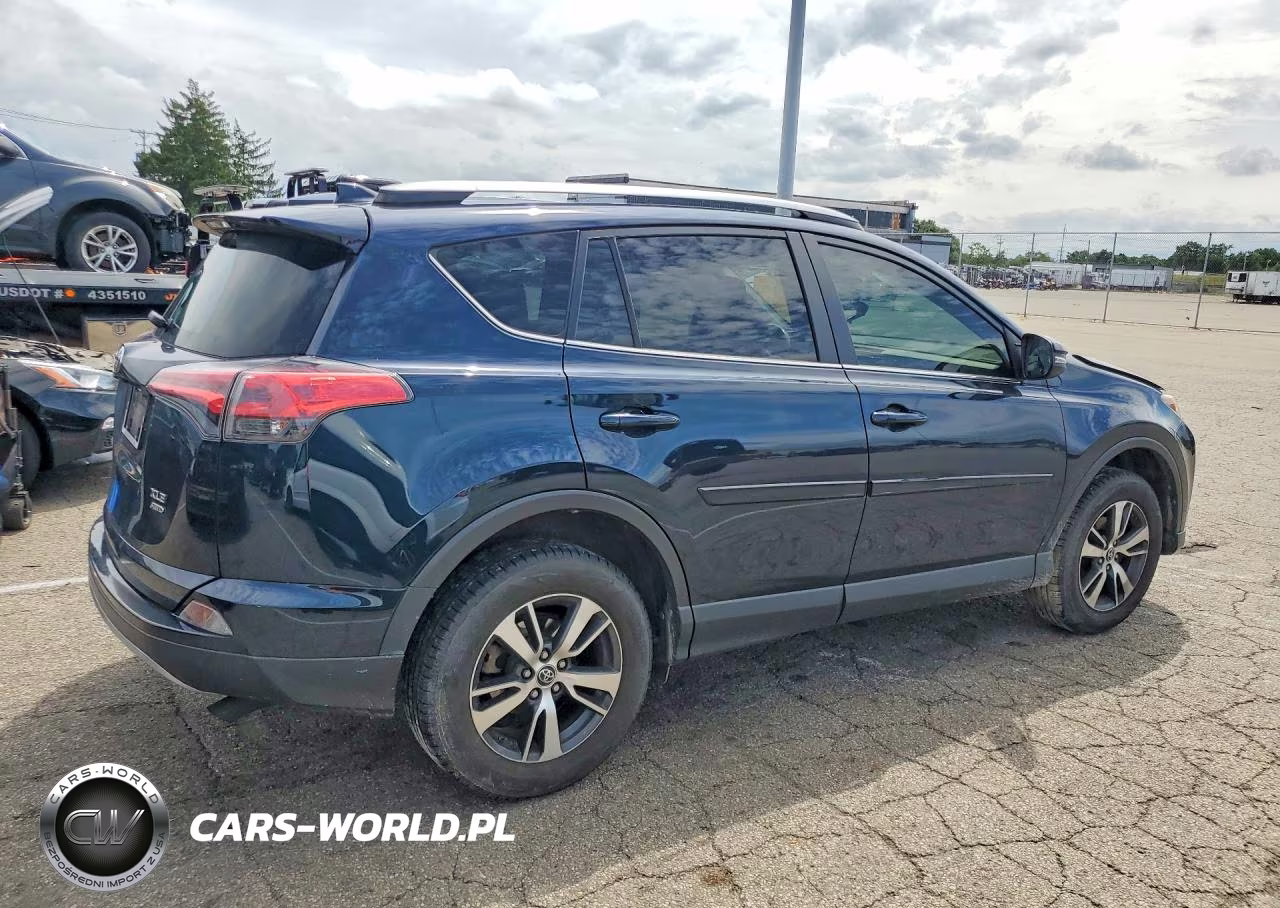 2018 Toyota Rav4 Xle VIN:JTMRFREV5JJ741030 - 3