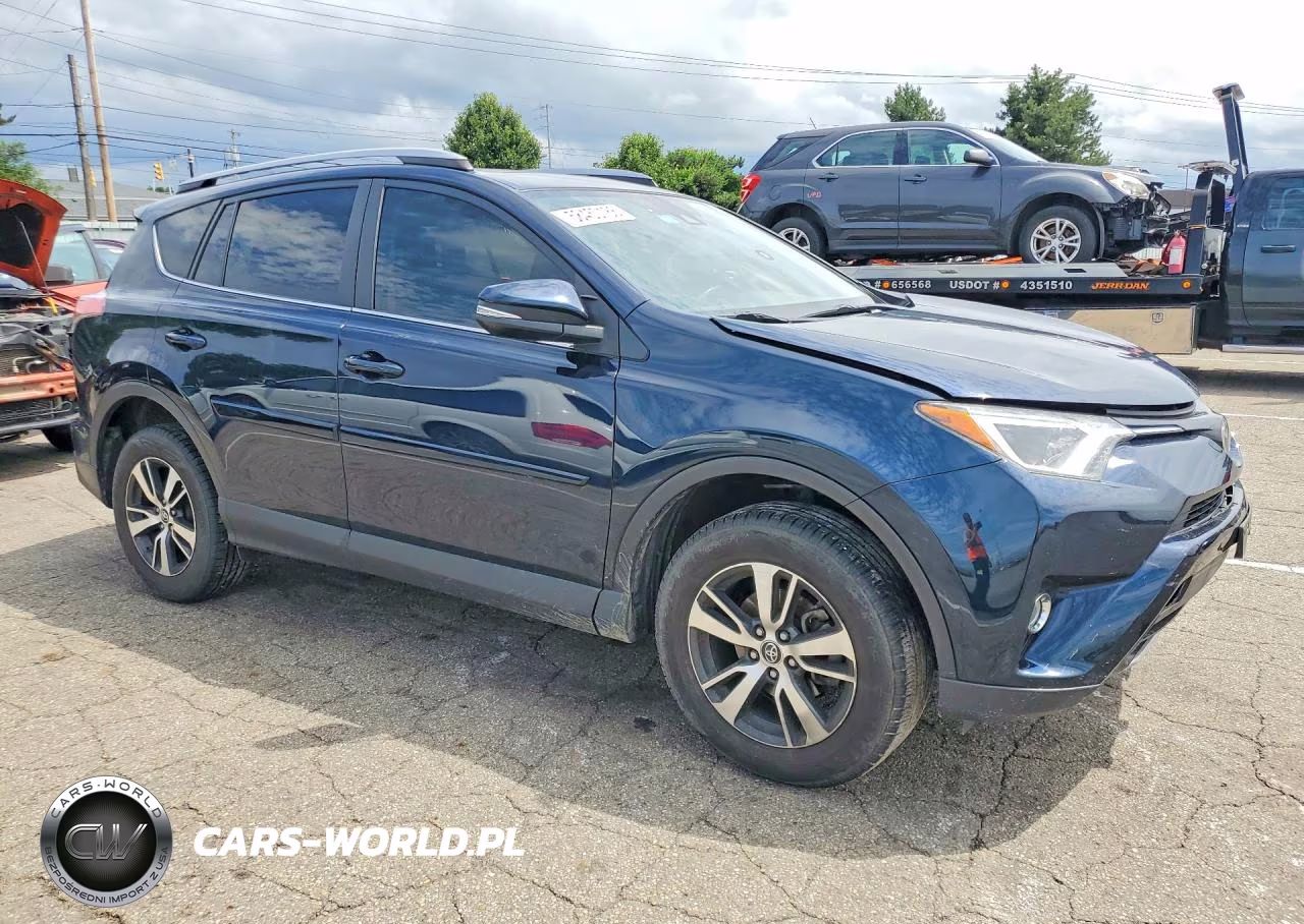 2018 Toyota Rav4 Xle VIN:JTMRFREV5JJ741030 - 4
