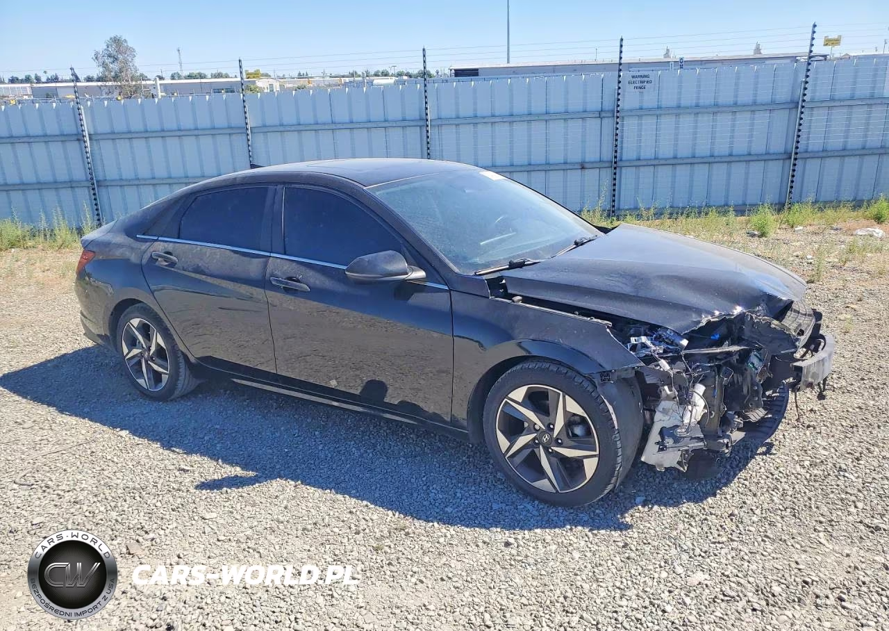 2022 Hyundai Elantra Limited VIN:KMHLP4AG3NU240697 - 4
