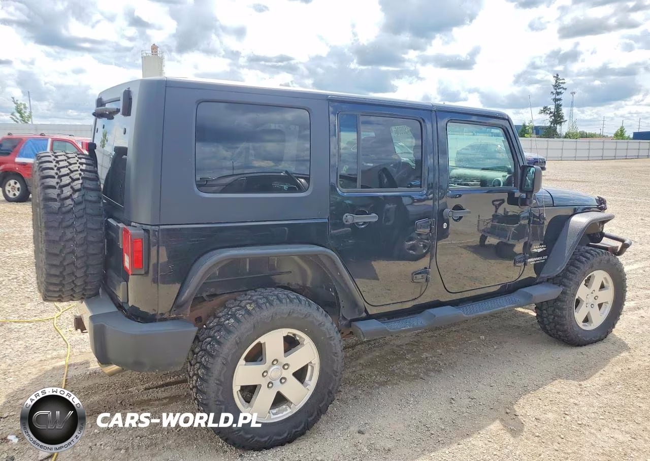 2010 Jeep Wrangler Unlimited Sahara VIN:1J4BA5H12AL221786 - 3