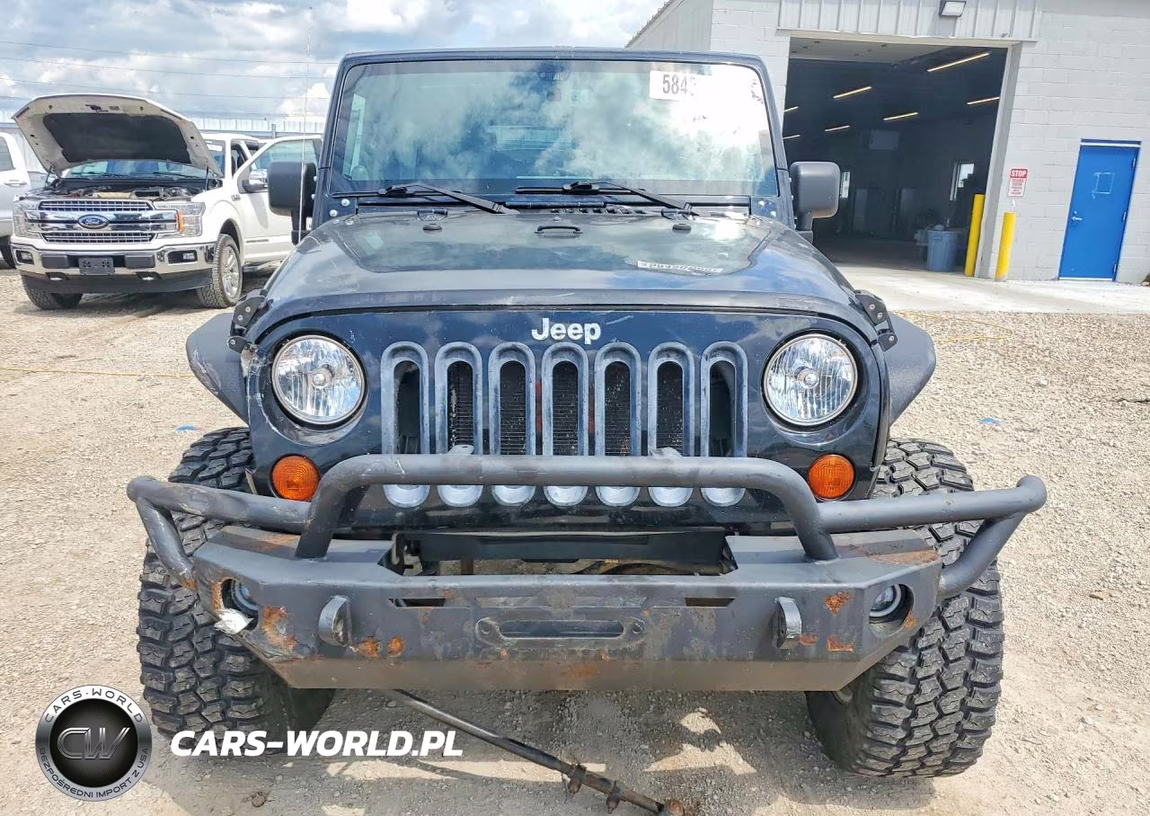 2010 Jeep Wrangler Unlimited Sahara VIN:1J4BA5H12AL221786 - 5