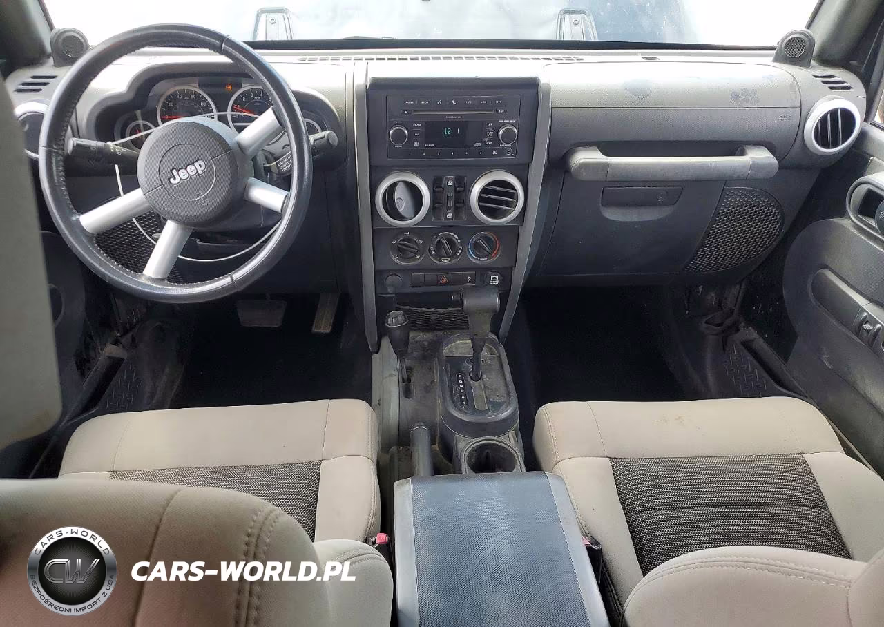 2010 Jeep Wrangler Unlimited Sahara VIN:1J4BA5H12AL221786 - 8