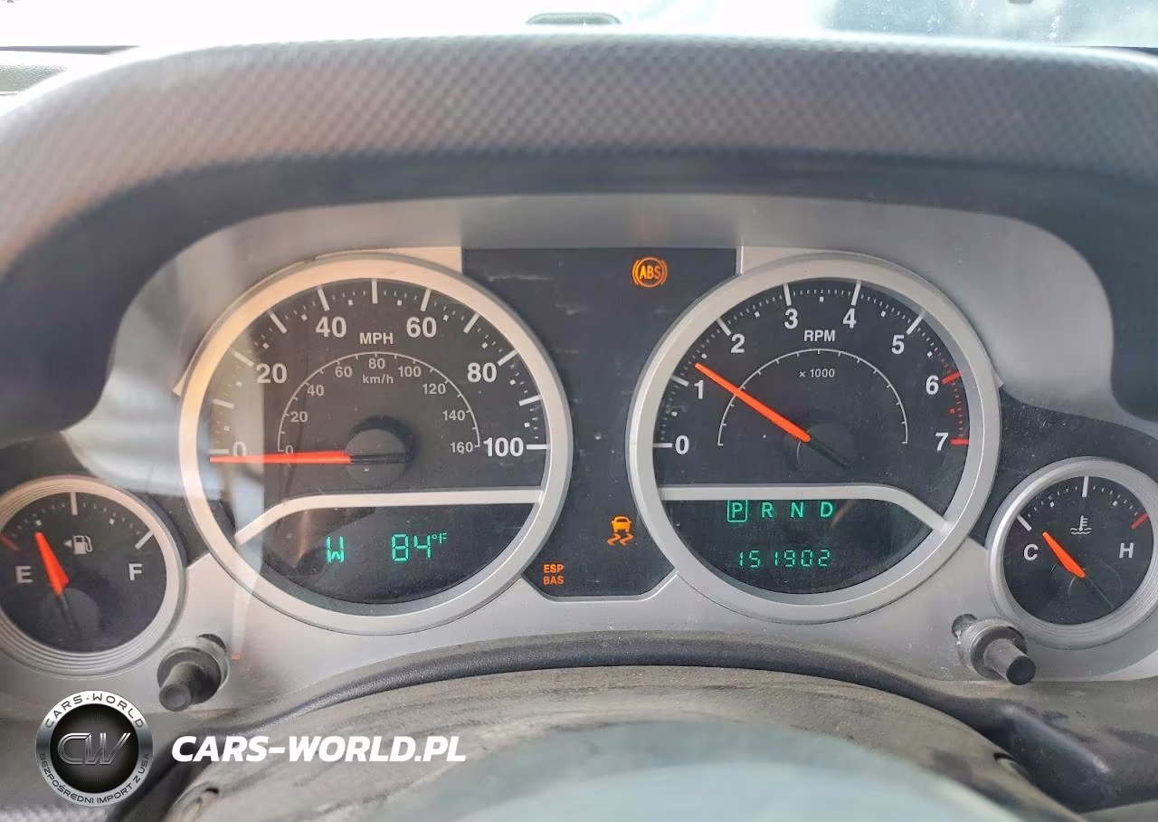 2010 Jeep Wrangler Unlimited Sahara VIN:1J4BA5H12AL221786 - 9