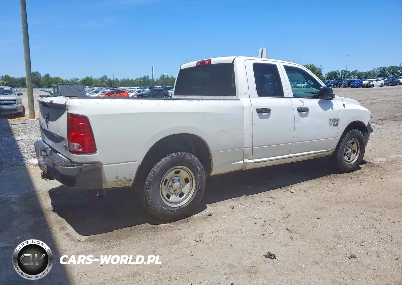 2019 Ram 1500 Classic Tradesman VIN:1C6RR6FG2KS603714 - 3