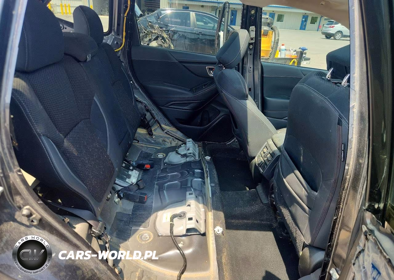 2019 Subaru Forester Premium VIN:JF2SKAGC8KH456312 - 10