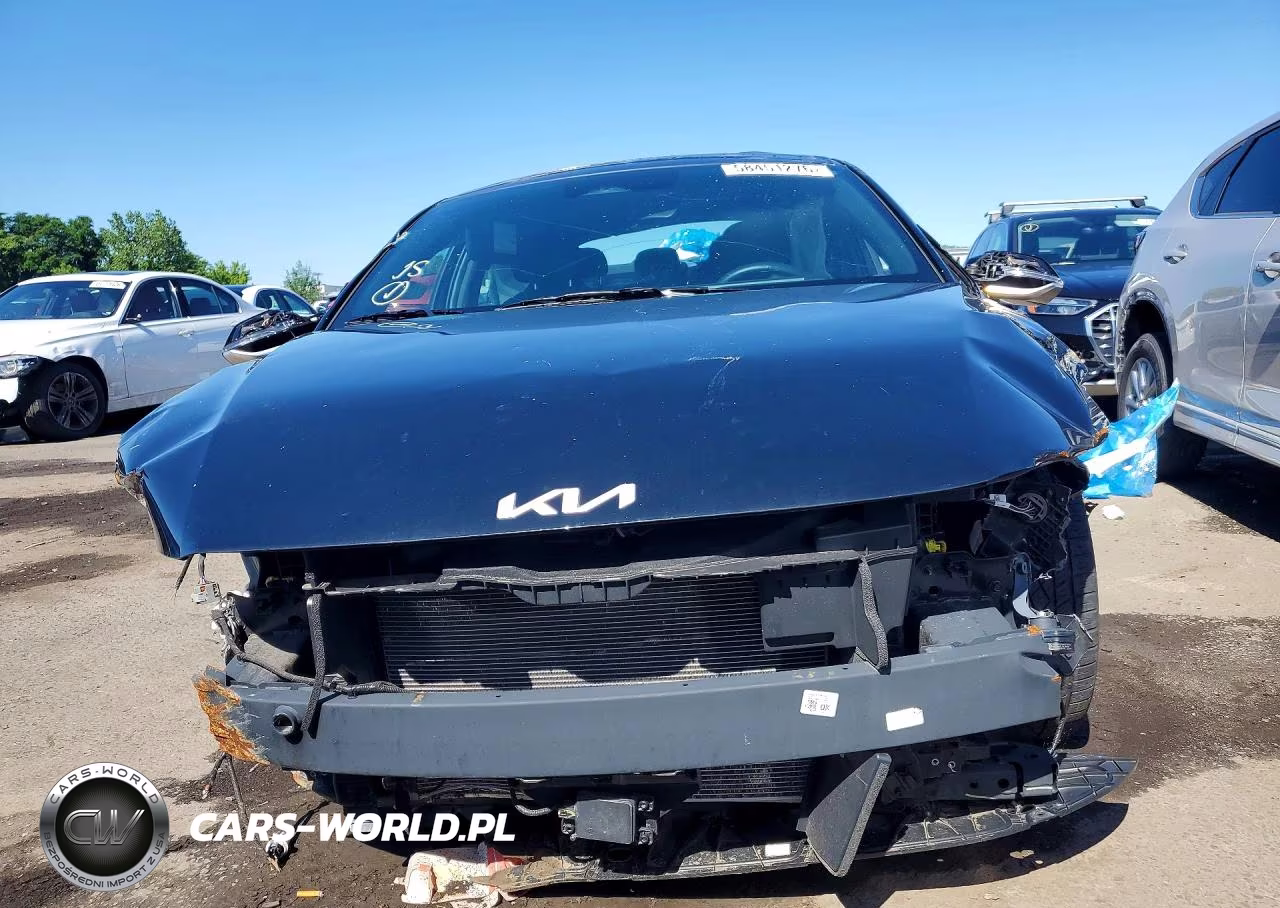 2025 Kia K4 Gt Line VIN:3KPFW4DE1SE132278 - 5