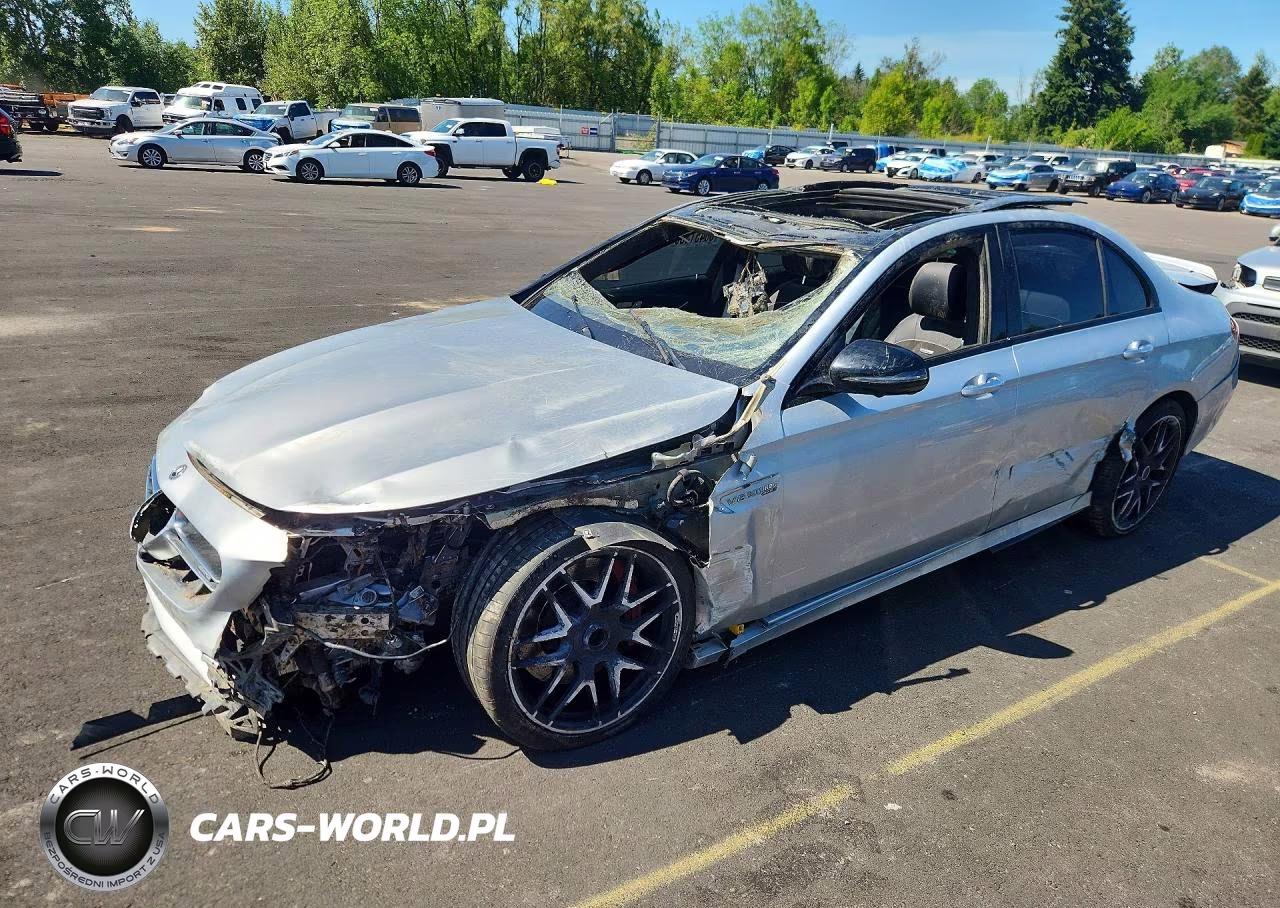2020 Mercedes-Benz E 63 Amg-S 4Matic – zdjęcie 1 z 12