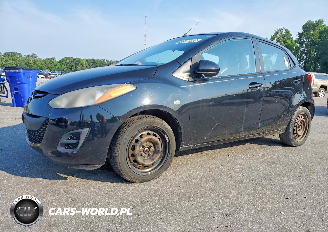 2013 Mazda Mazda2 – zdjęcie 1 z 12
