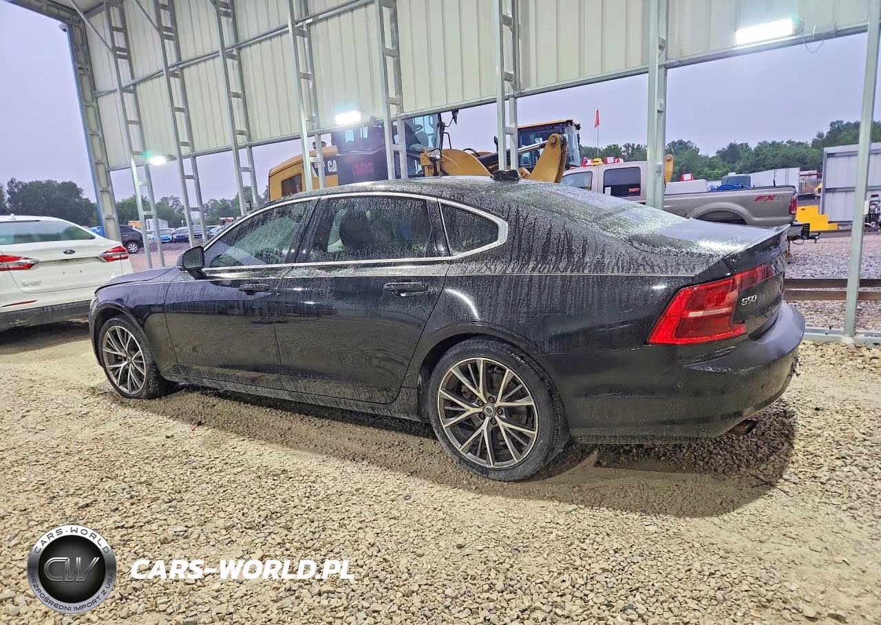 2018 Volvo S90 T8 Momentum VIN:LVY982MKXJP030342 - 2