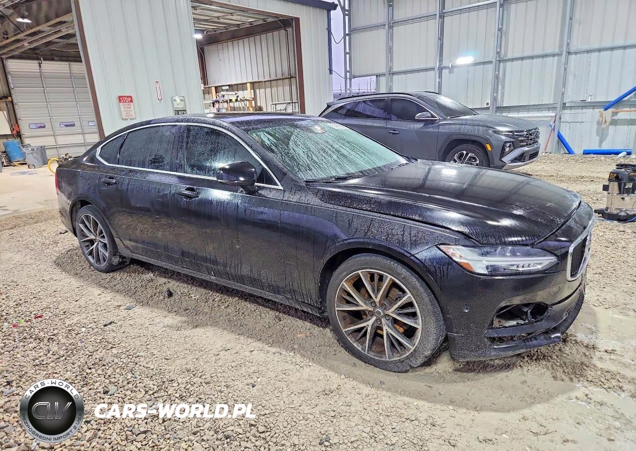 2018 Volvo S90 T8 Momentum VIN:LVY982MKXJP030342 - 4