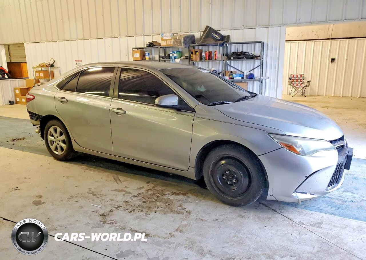 2017 Toyota Camry Se VIN:4T1BF1FK7HU670103 - 4