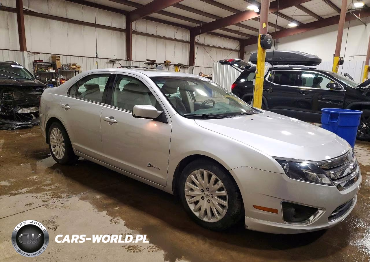 2010 Ford Fusion Hybrid VIN:3FADP0L38AR327773 - 4