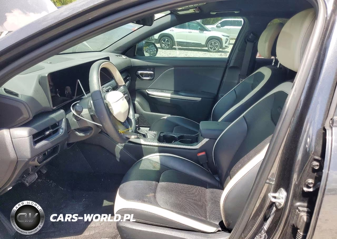 2025 Kia K4 Gt Line VIN:3KPFW4DE0SE125970 - 7
